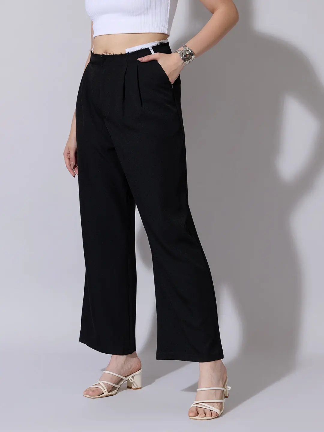 Women's Black Pleated Trousers with Contrast Waistband Detail - Uncategorized from SHOWOFFFF
