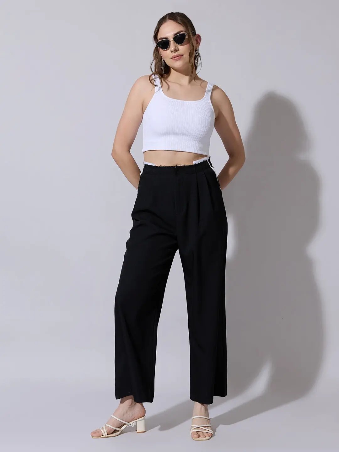 Women's Black Pleated Trousers with Contrast Waistband Detail - Uncategorized from SHOWOFFFF