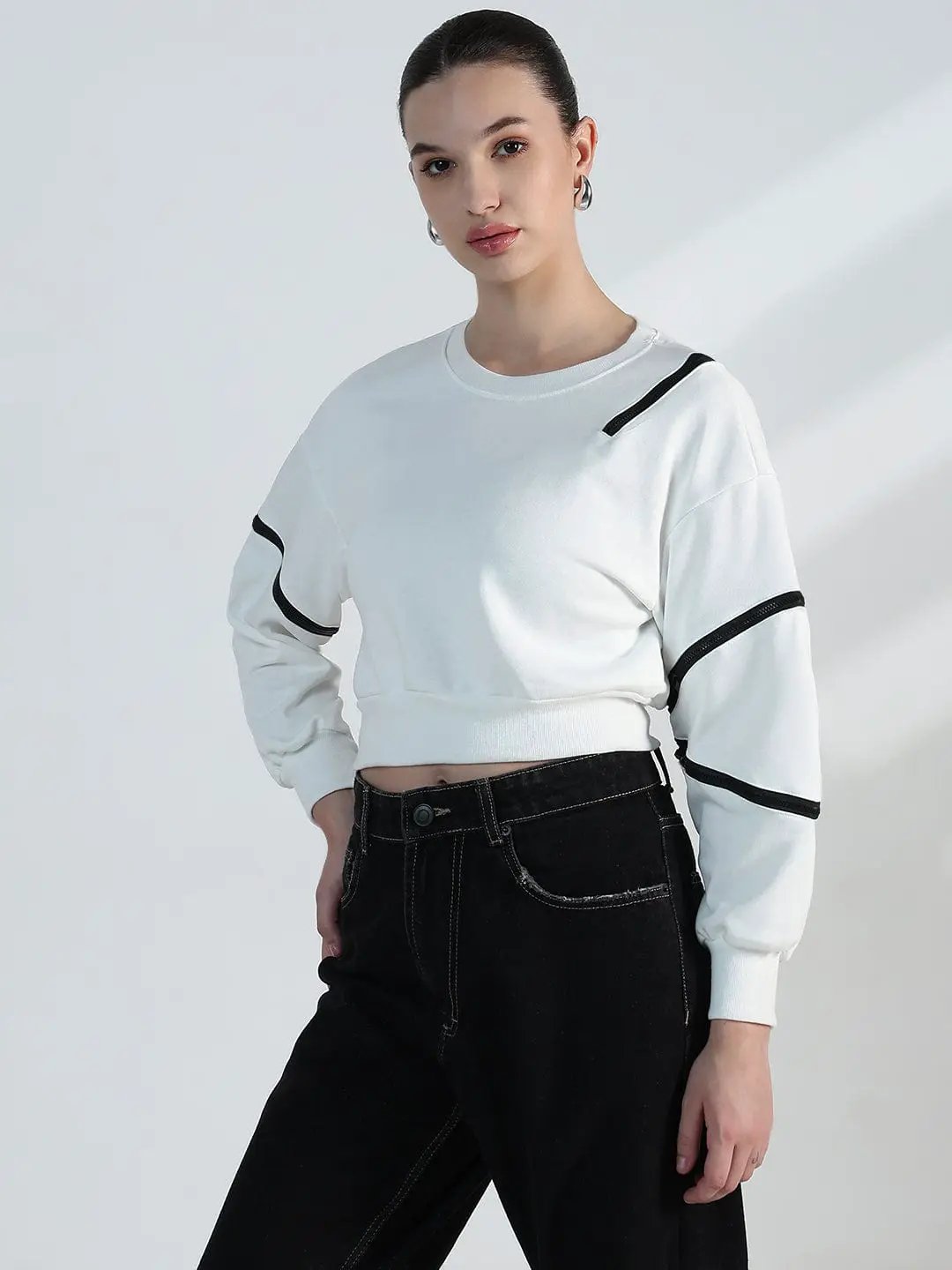 Women's White Oversized Sweatshirt with Zipper Detail - Uncategorized from SHOWOFFFF
