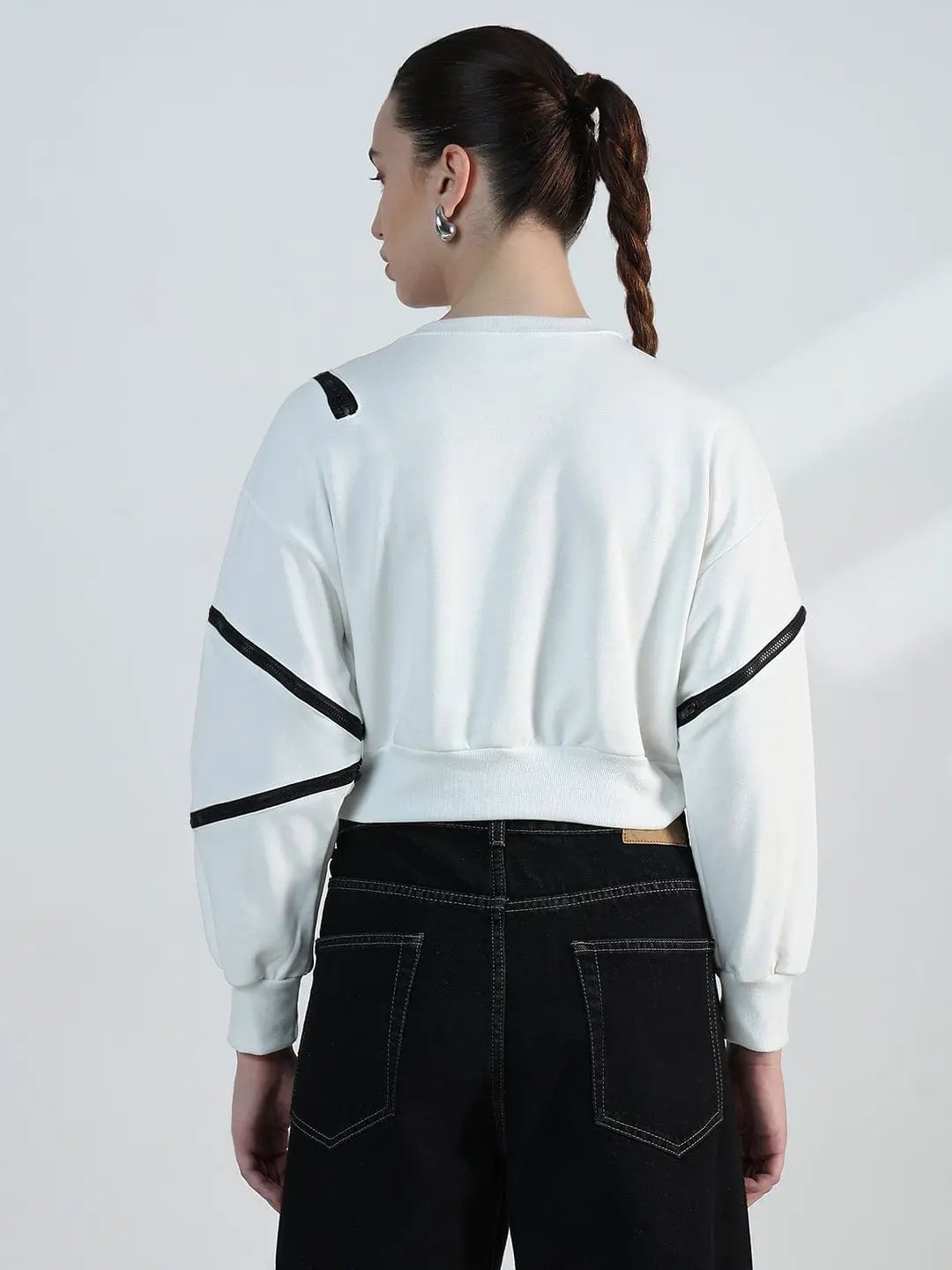 Women's White Oversized Sweatshirt with Zipper Detail - Uncategorized from SHOWOFFFF