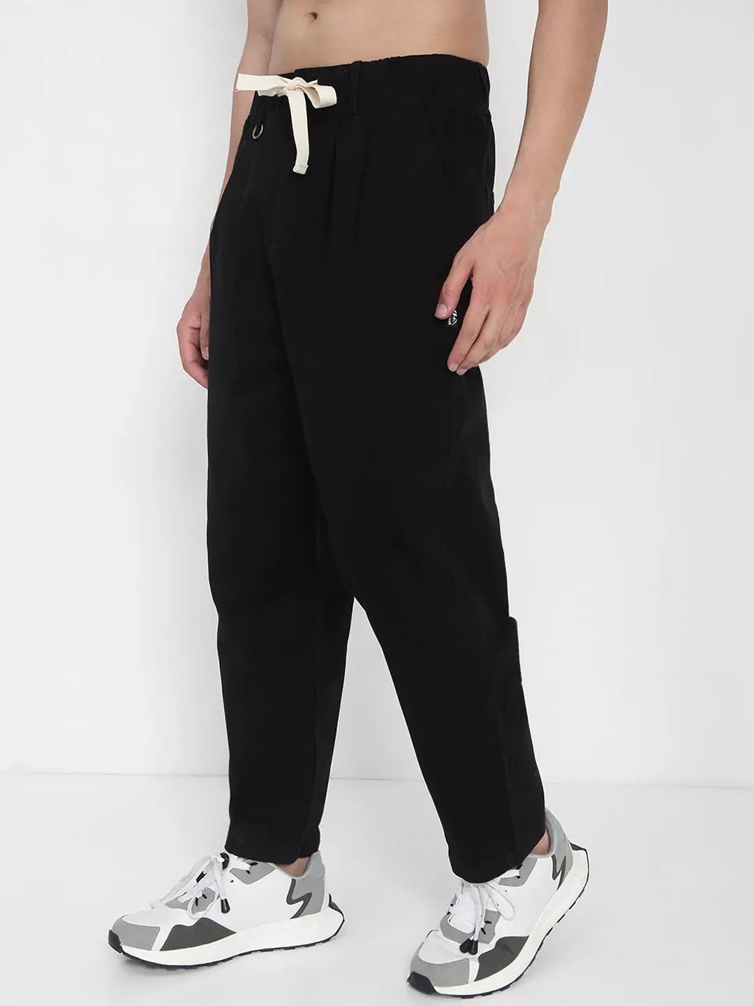 Men's Cotton Black Relaxed Fit Korean Trousers - Uncategorized from SHOWOFFFF