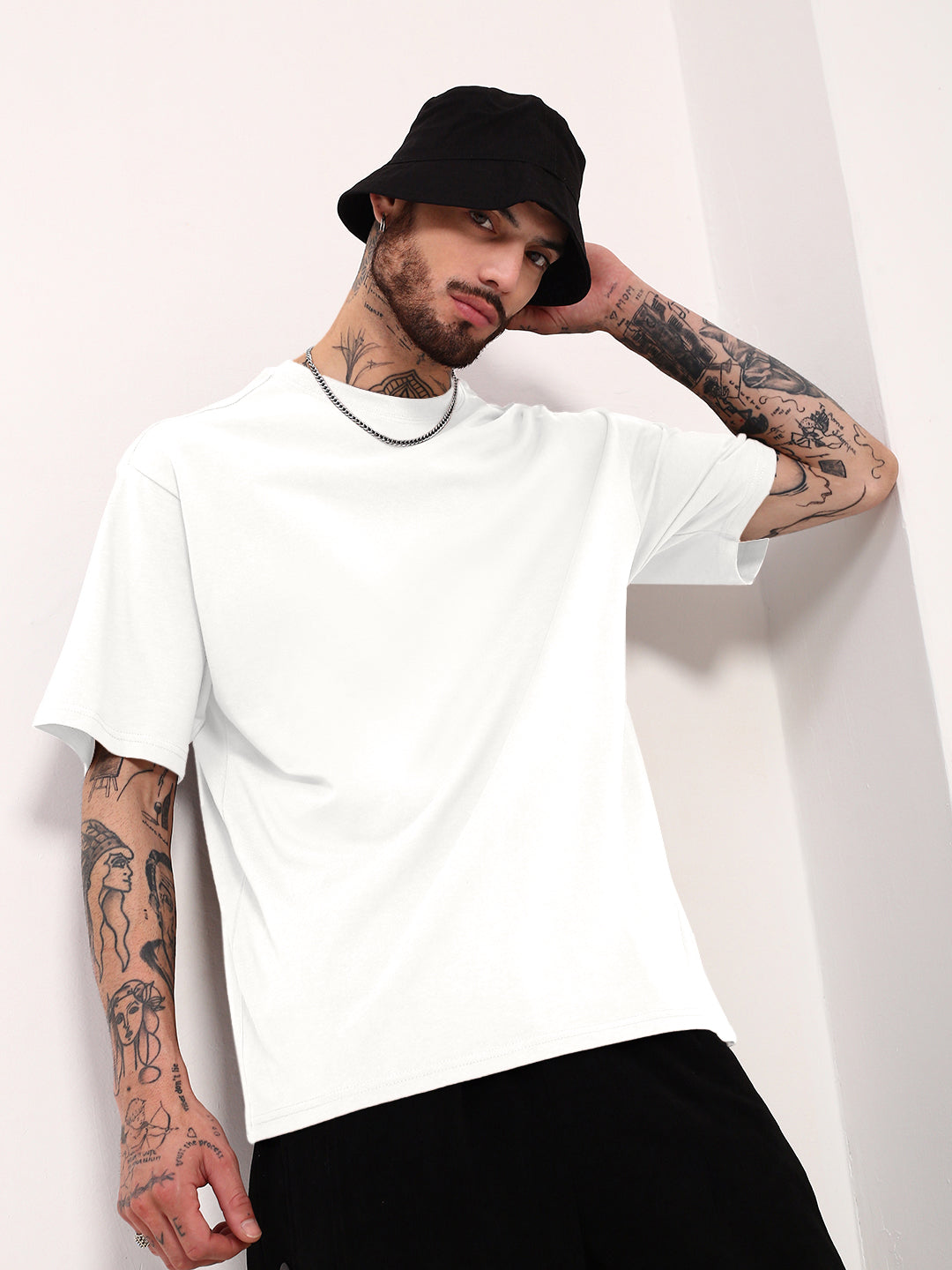 Men's White Short Sleeves Round Neck Oversized T-Shirt