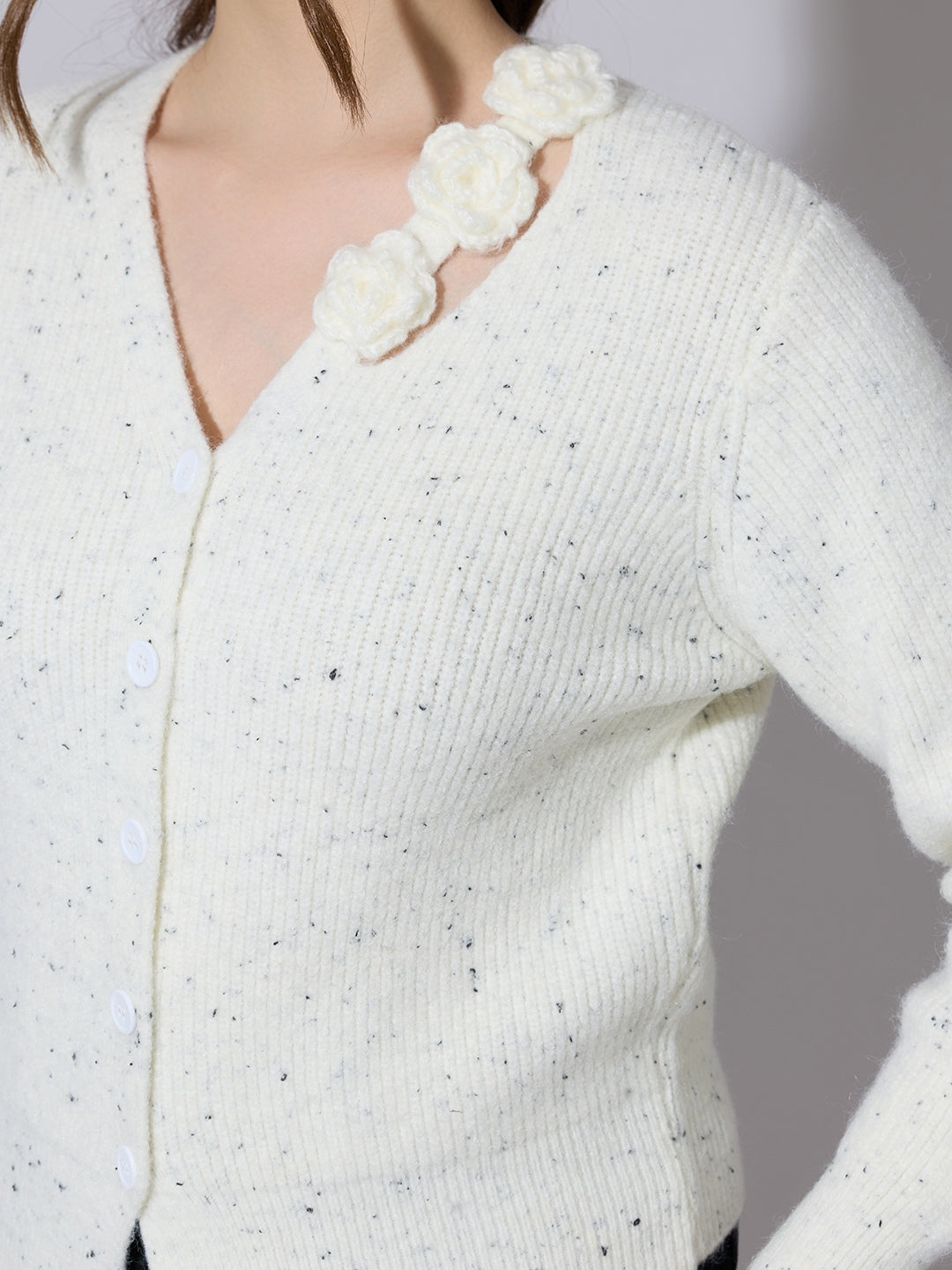 Women's Ribbed Off White V-Neck Embellished Knitted Top