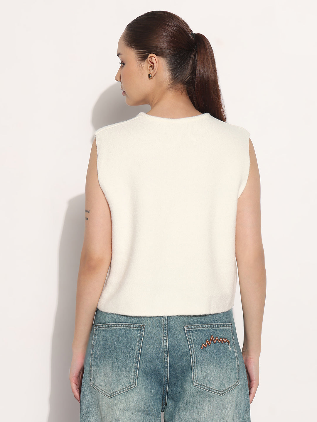 Women's Ribbed Off White Round Neck Sleeveless Knitted Top