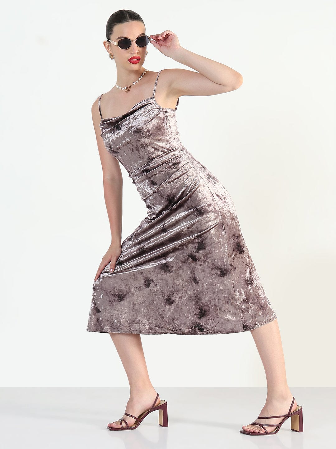 Women's Sleeveless Mauve Velvet Midi Cami Dress