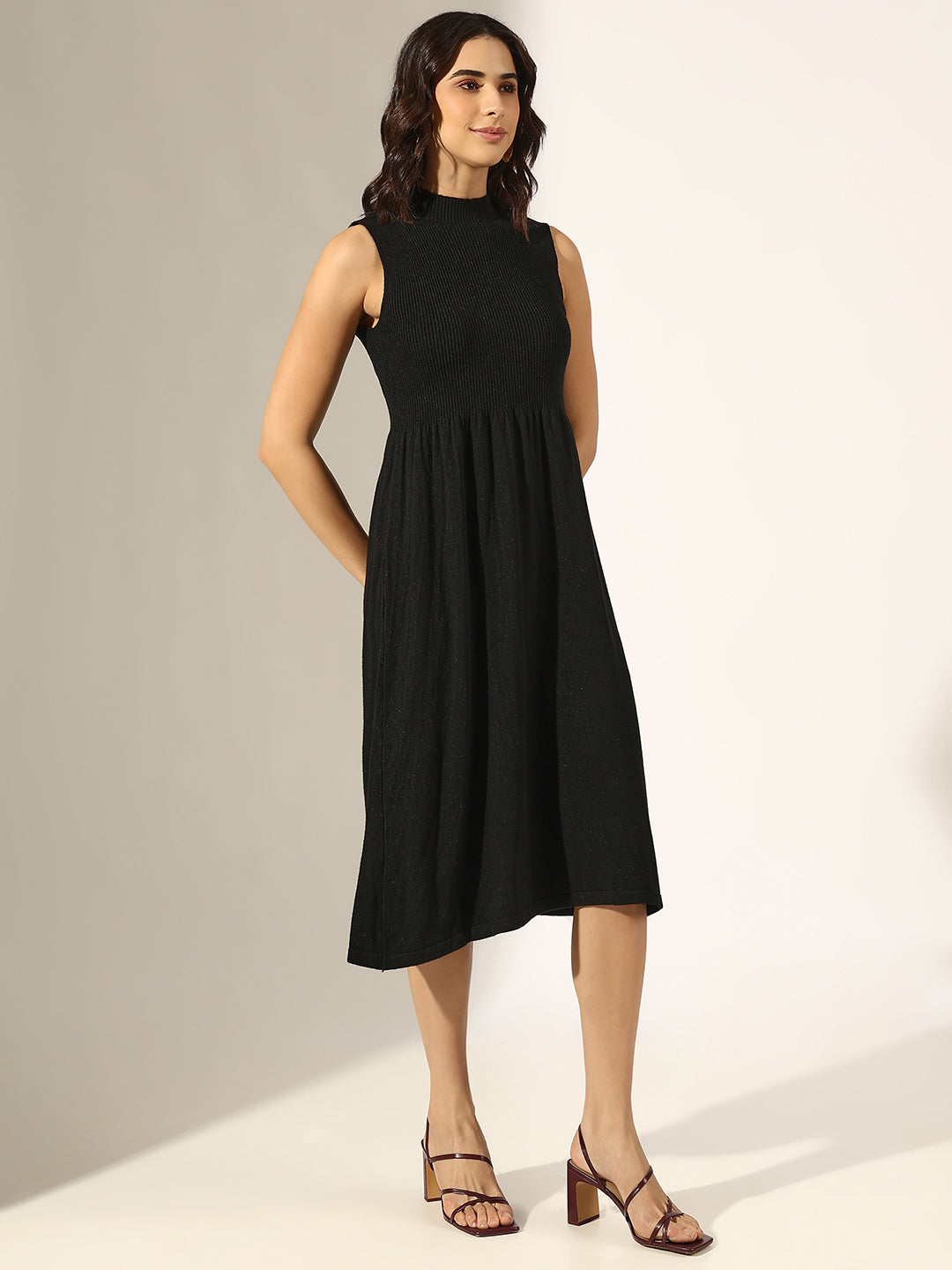 Women's Ribbed Black Fit and Flare Sleeveless Midi Dress