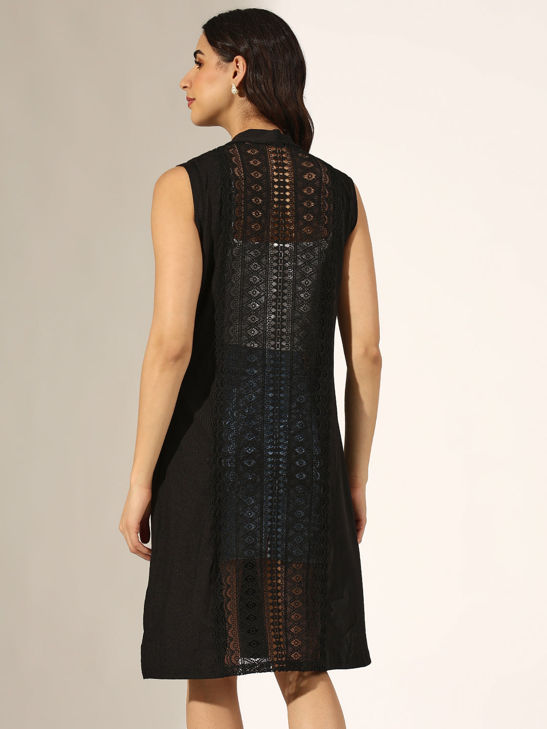 Women's Black Sleeveless Longline Shrug