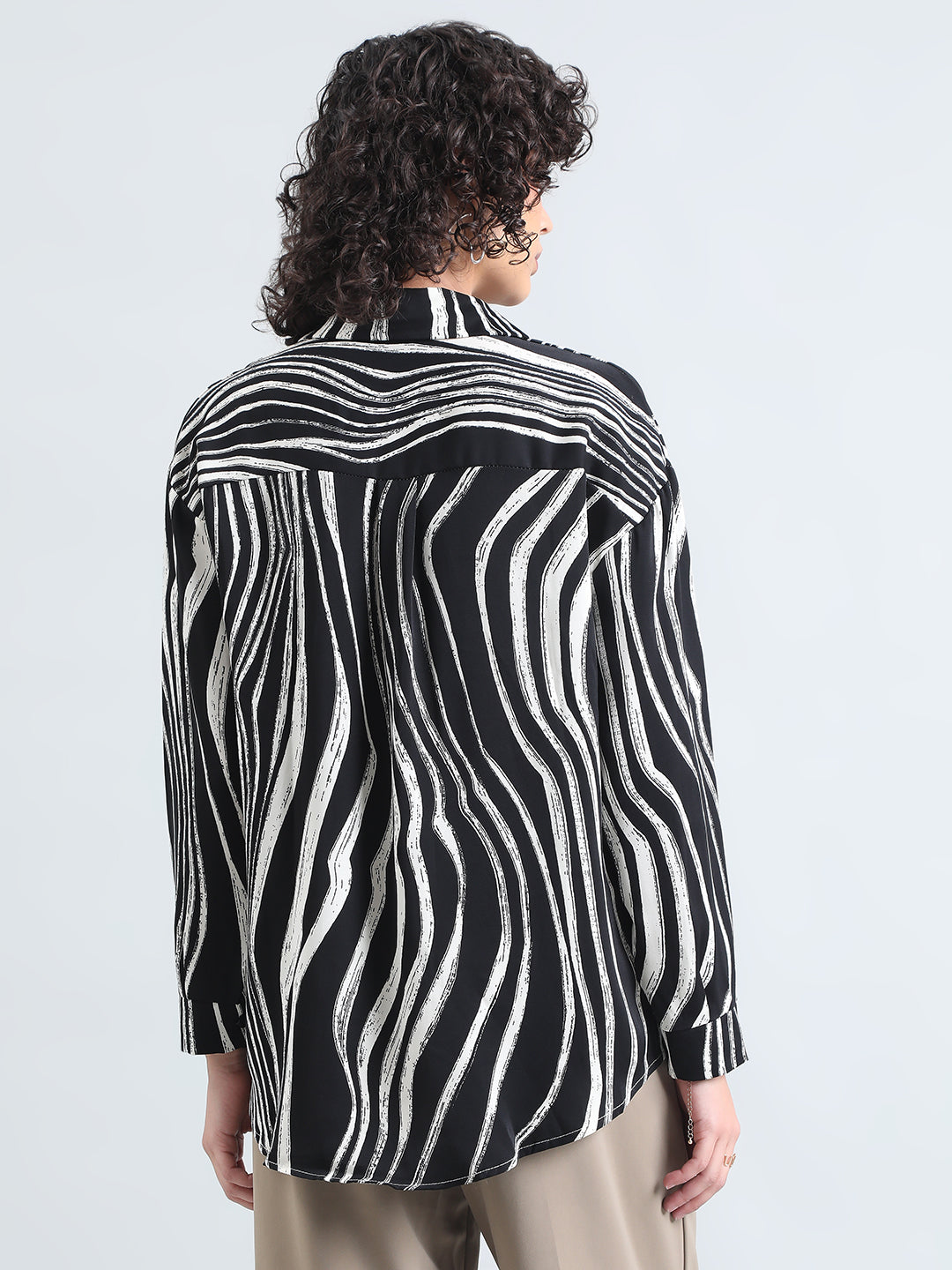 Women's Abstract Print Black & White Long Sleeve Shirt