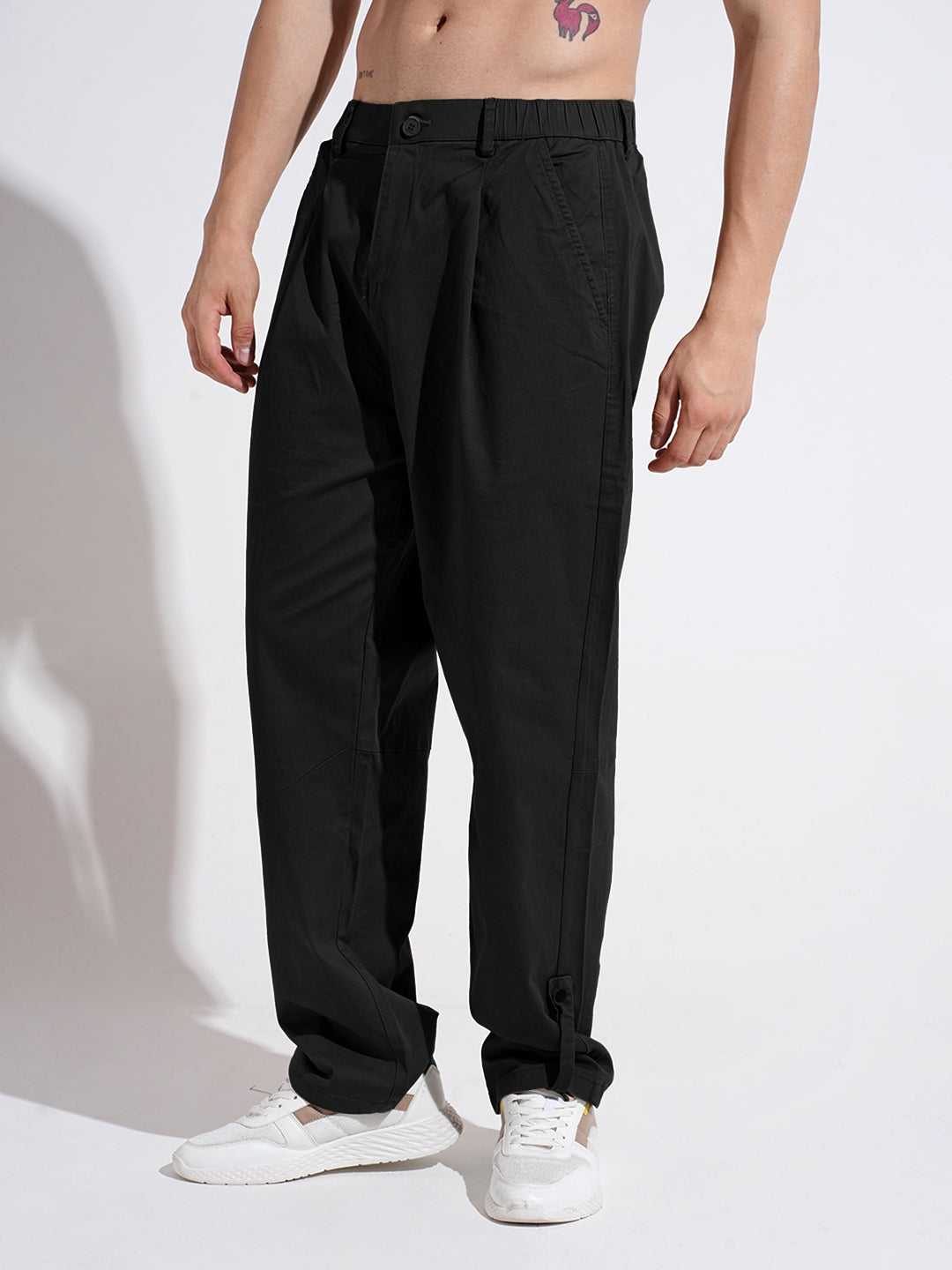 Men's Black Relaxed Fit Pleated Trousers