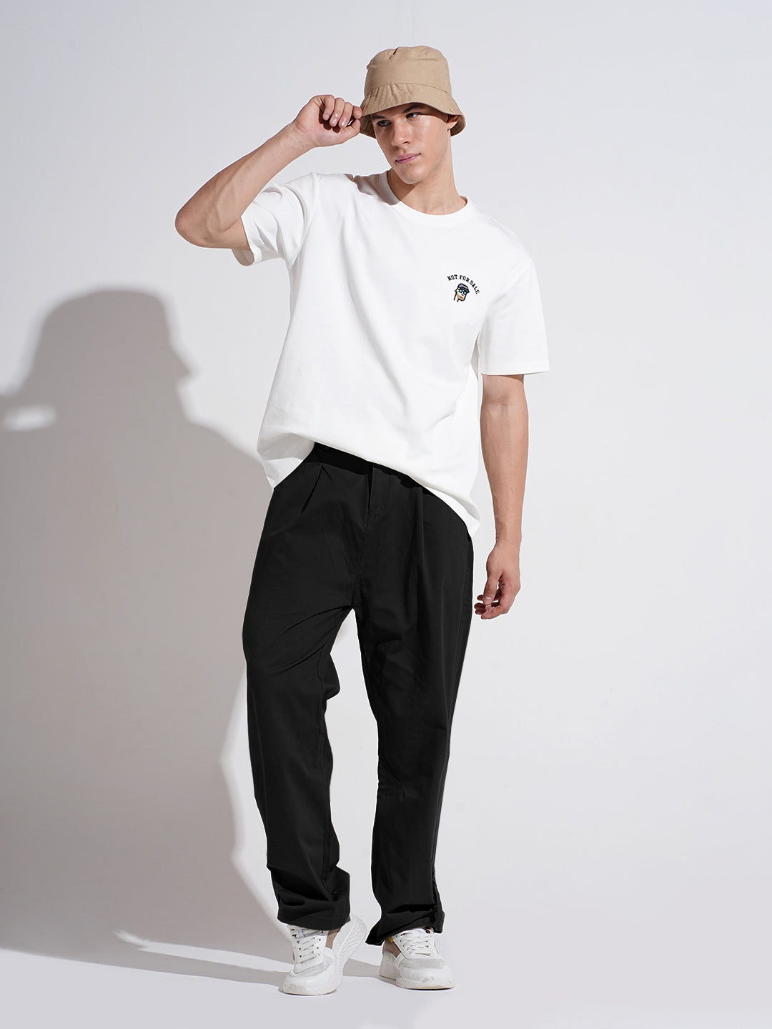 Men's Black Relaxed Fit Pleated Trousers