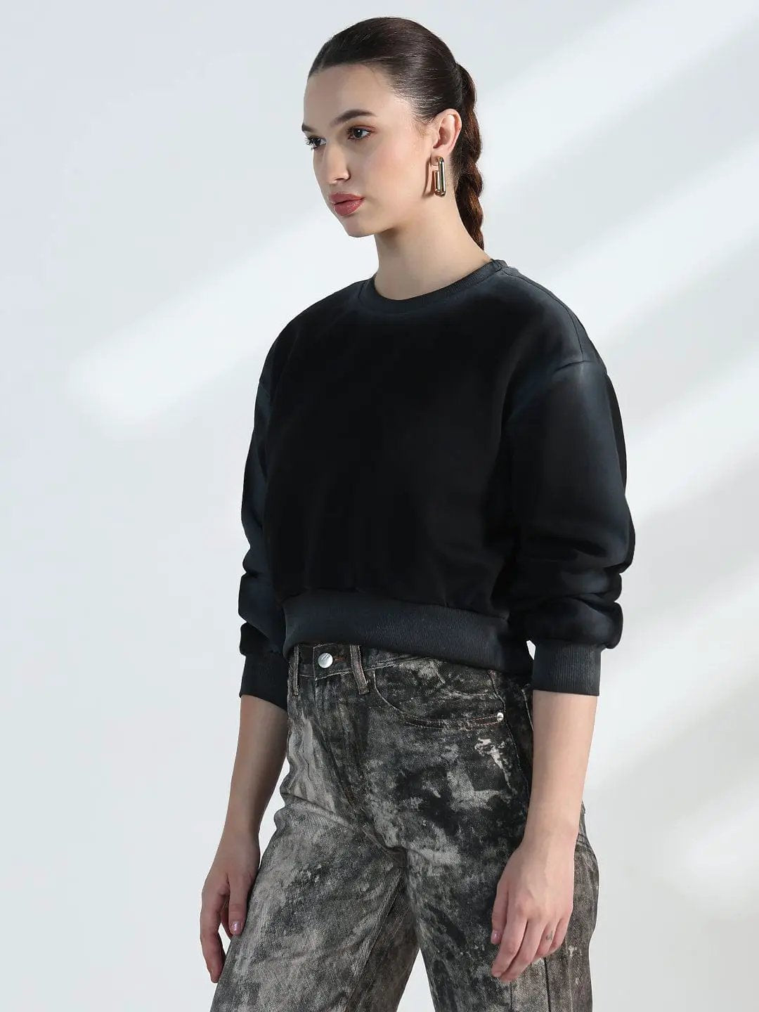 Women's Black Round neck Oversized Sweatshirt - Uncategorized from SHOWOFFFF