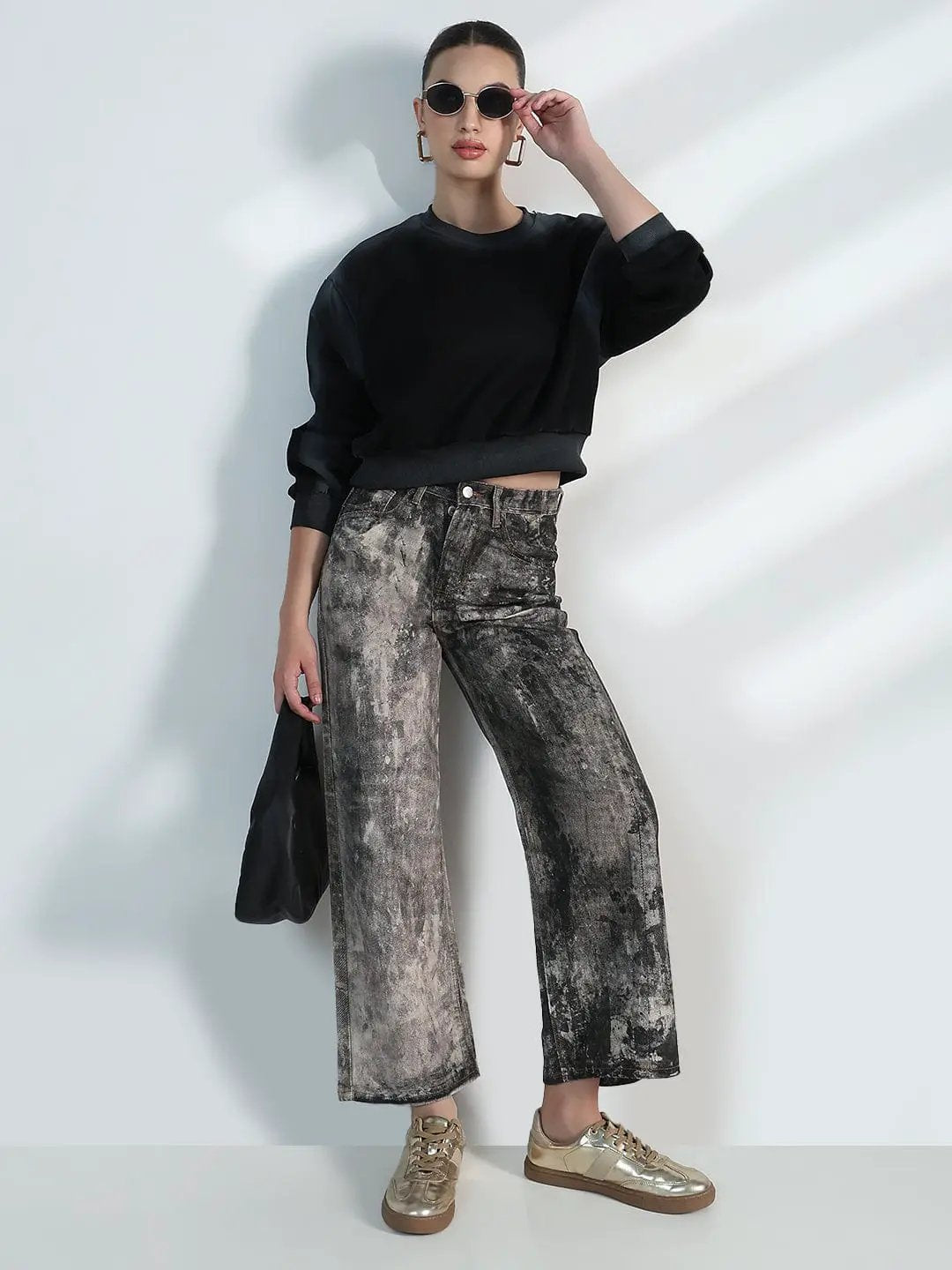 Women's Black Round neck Oversized Sweatshirt - Uncategorized from SHOWOFFFF