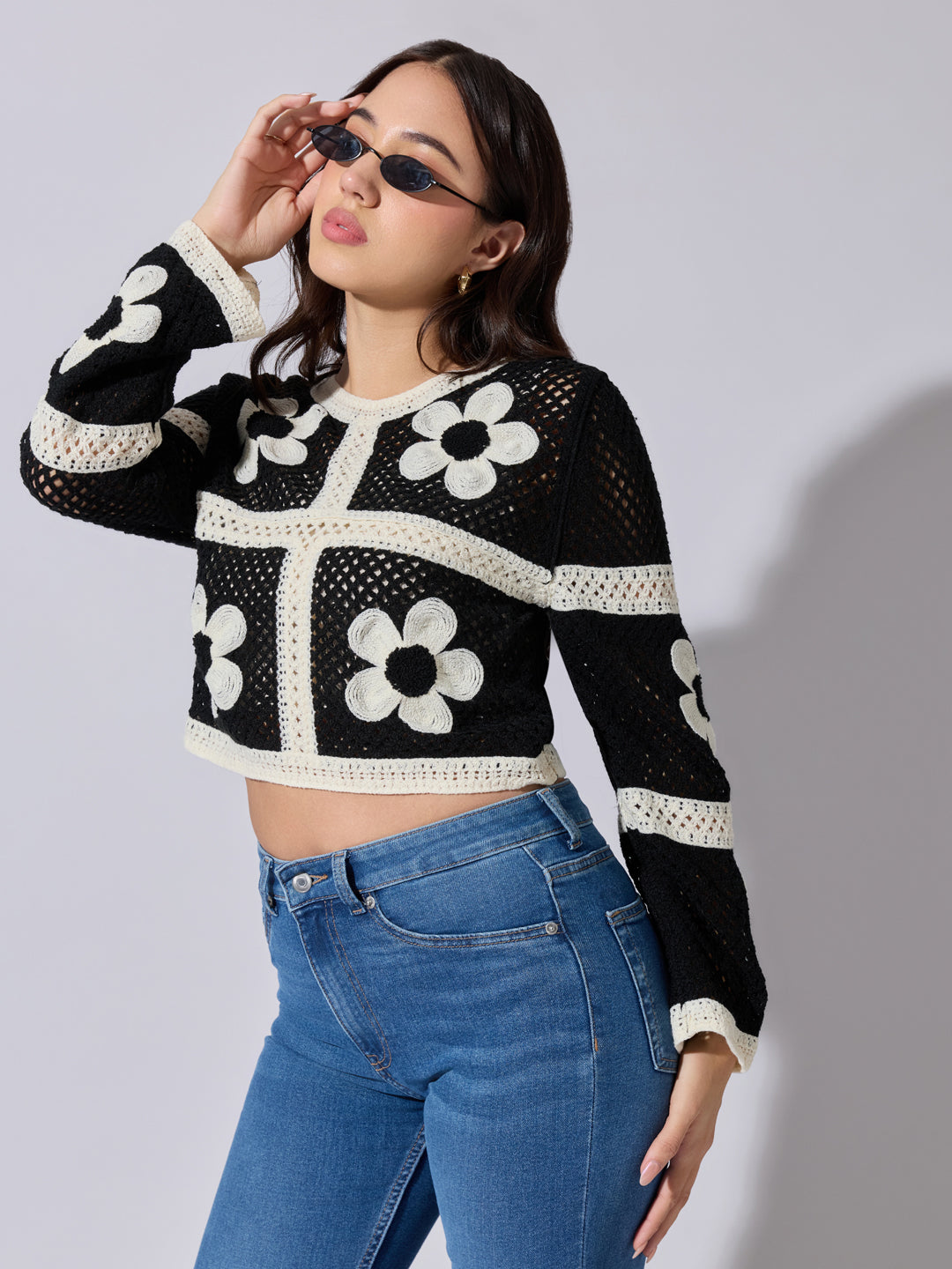 Women's Black Floral Crochet Pattern Crop Top