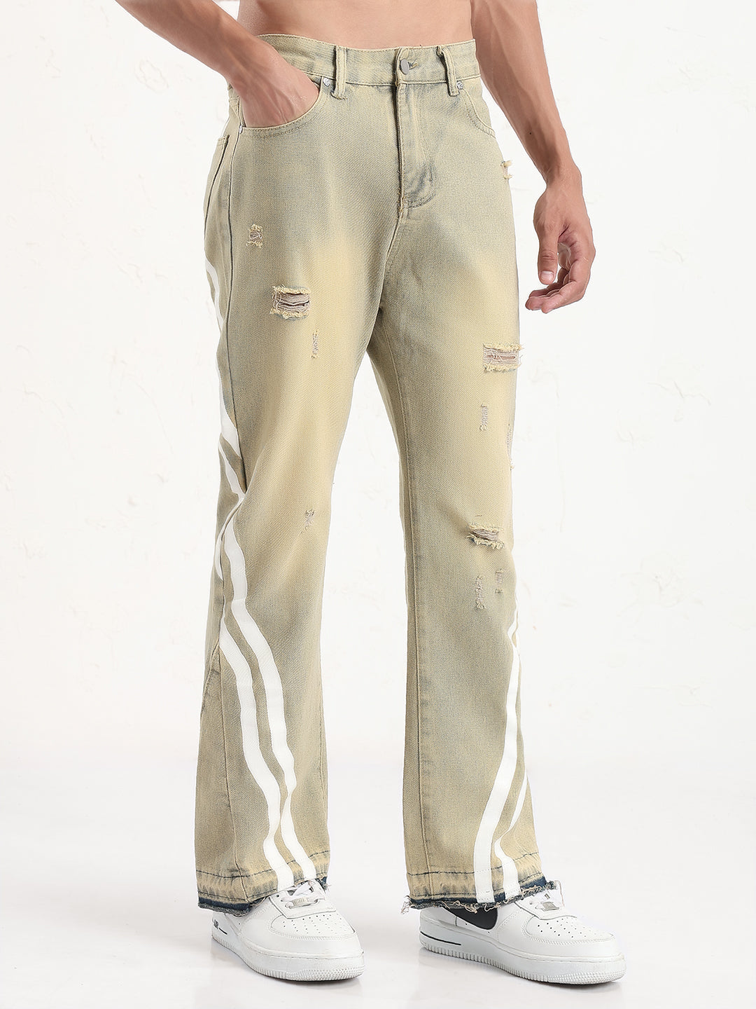 Men's Beige Distressed Relaxed Fit Jeans