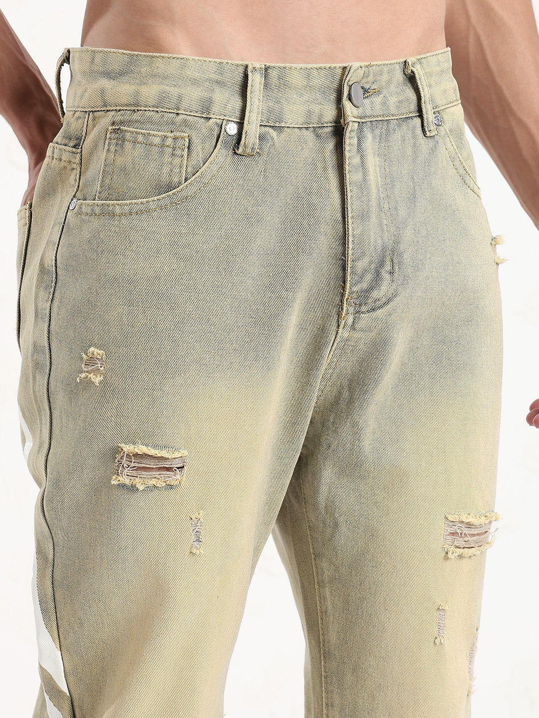 Men's Beige Distressed Relaxed Fit Jeans