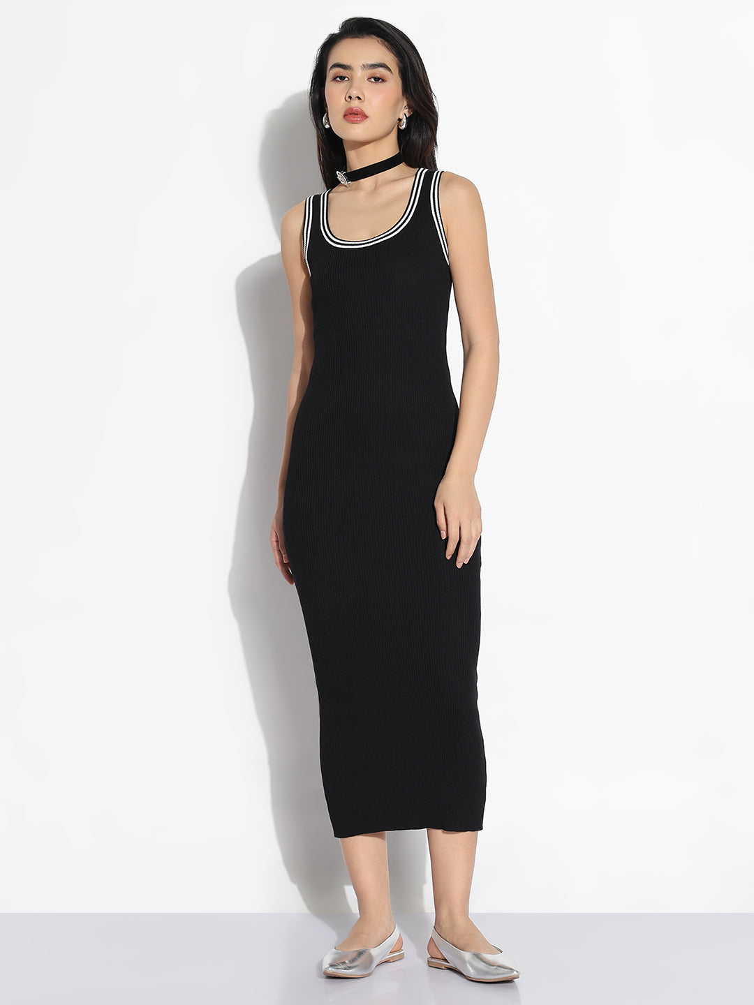 Women Black Solid Bodycon Dress