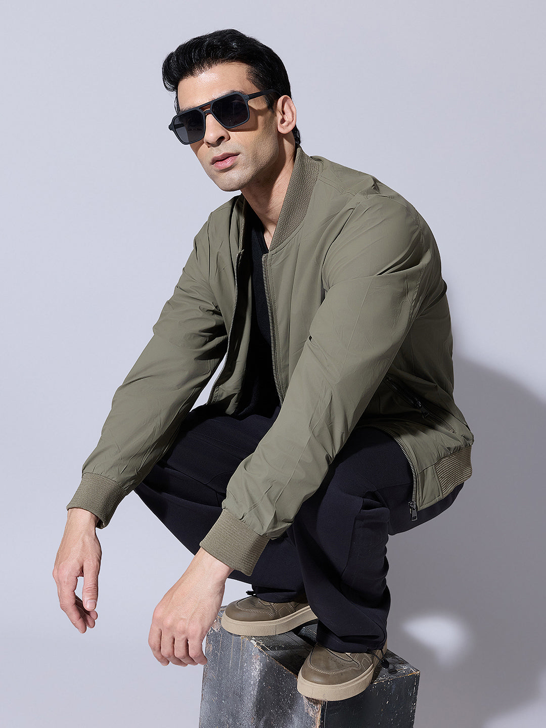 Men's Olive Lightweight Zip-up Jacket