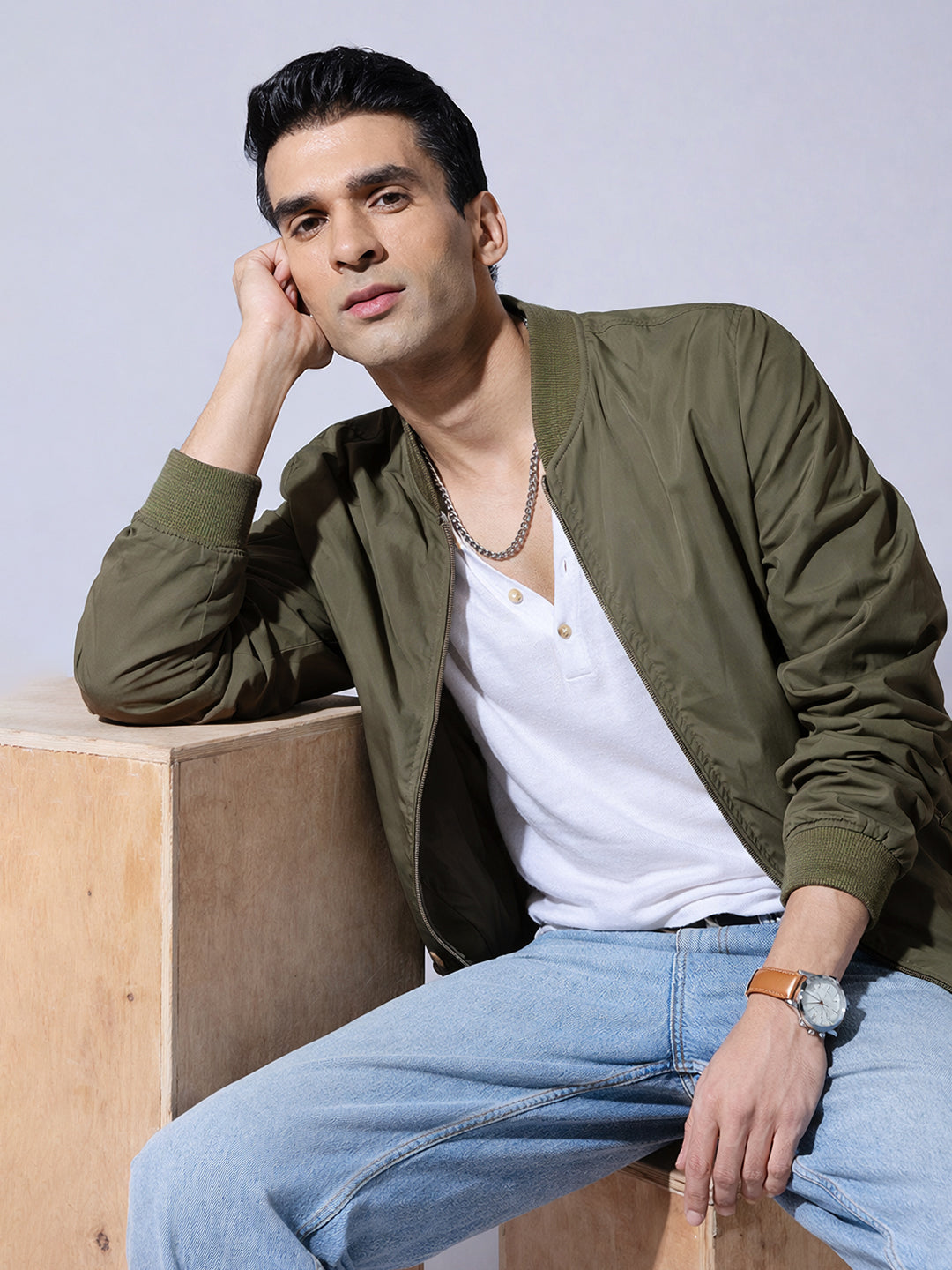 Men's Olive Zip-Up Jacket with Ribbed Hem