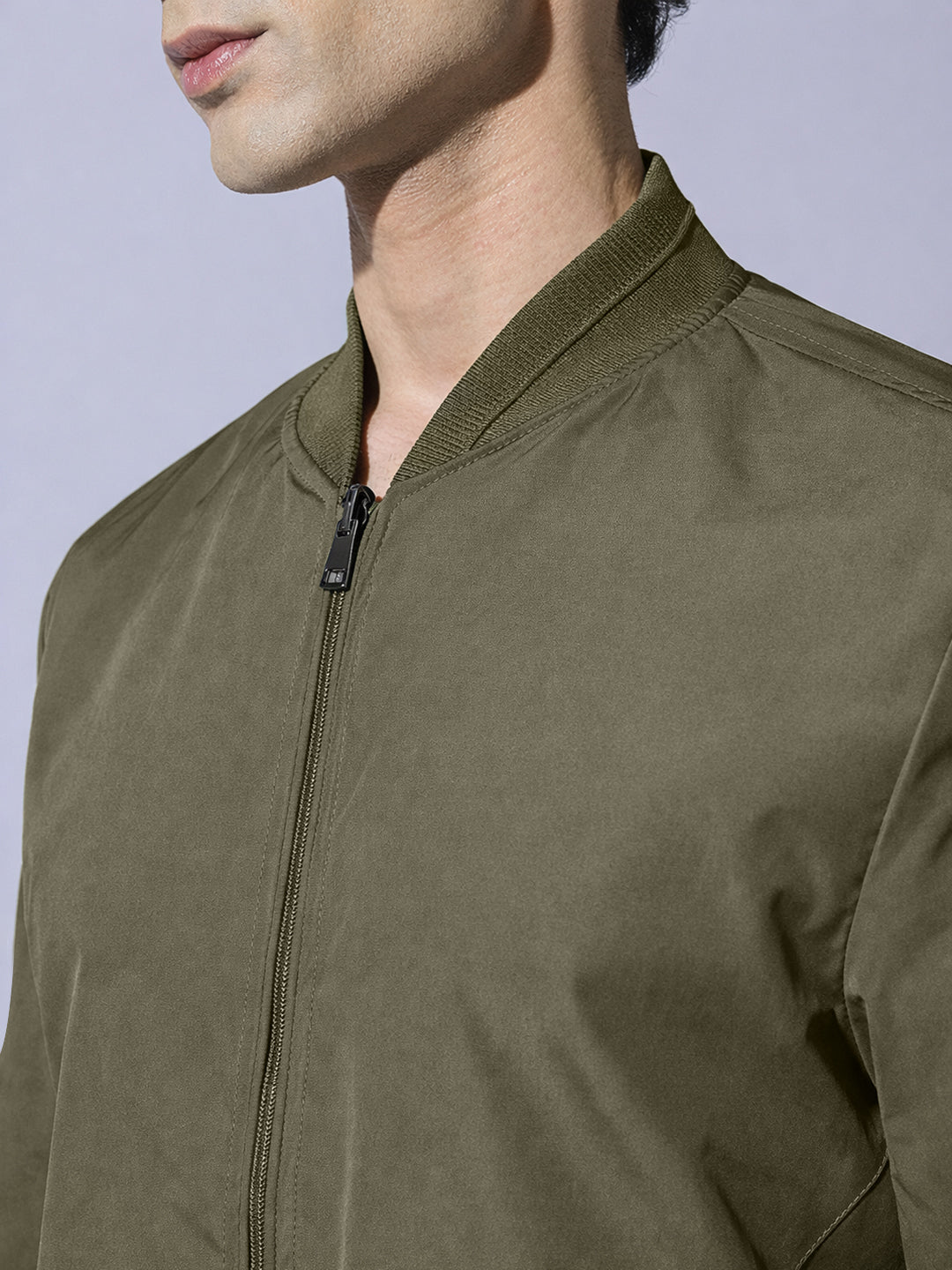 Men's Olive Zip-Up Jacket with Ribbed Hem