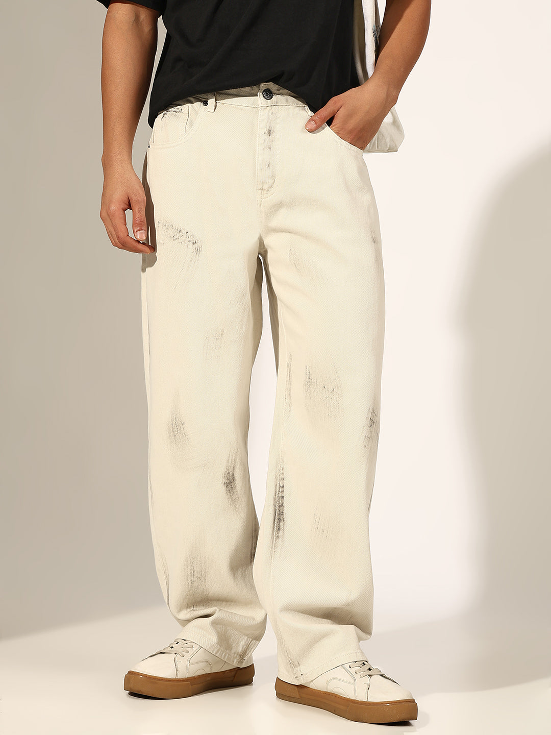 Men's Off-White Mid-Rise Relaxed Fit Jeans