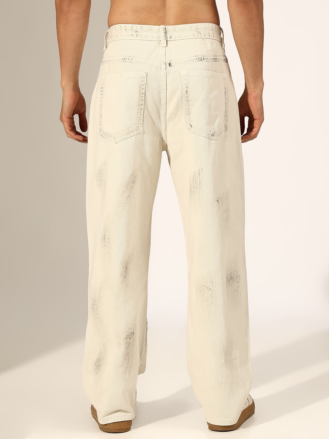 Men's Off-White Mid-Rise Relaxed Fit Jeans