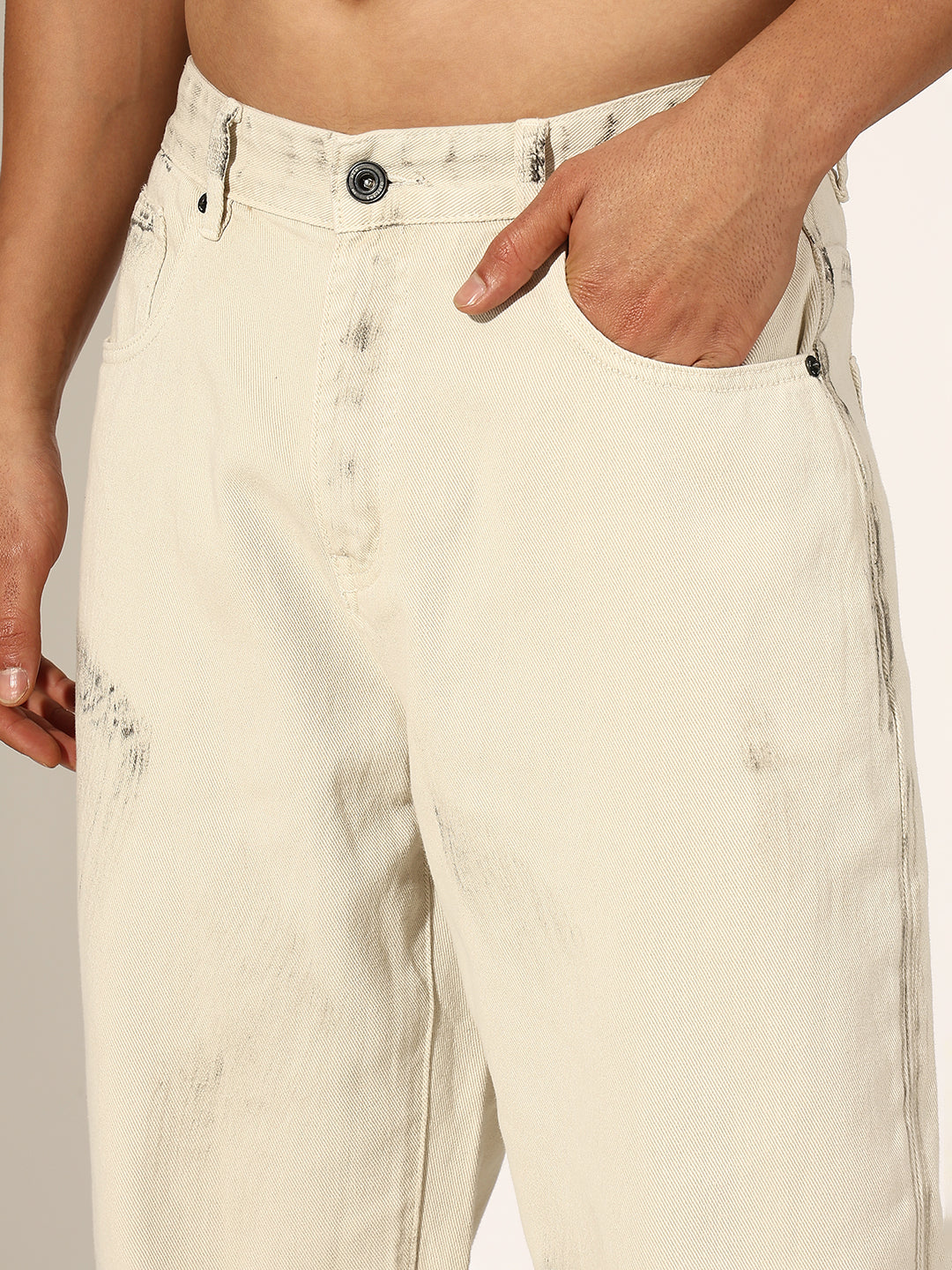 Men's Off-White Mid-Rise Relaxed Fit Jeans