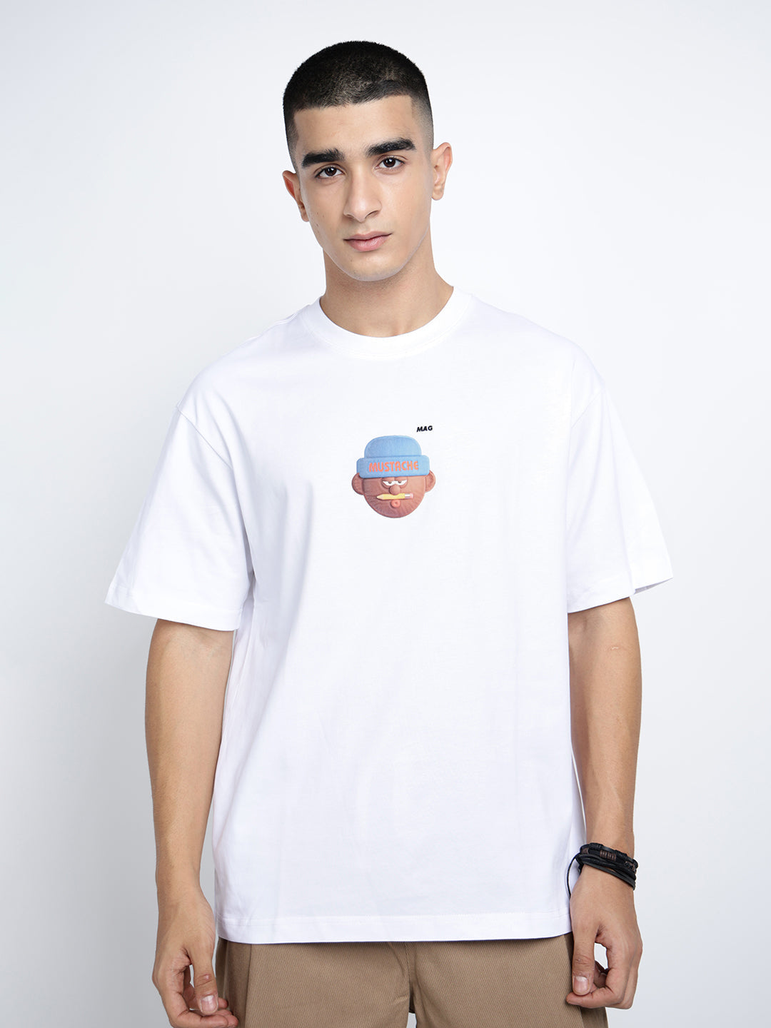 Men's Graphic Print White Short Sleeves Round Neck Relaxed Fit T-Shirt