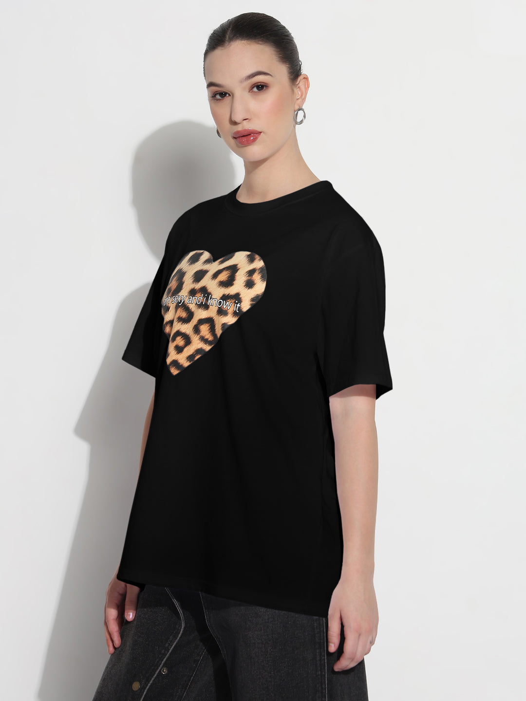 Women's Graphic Heart Print Black Relaxed Fit T-Shirt