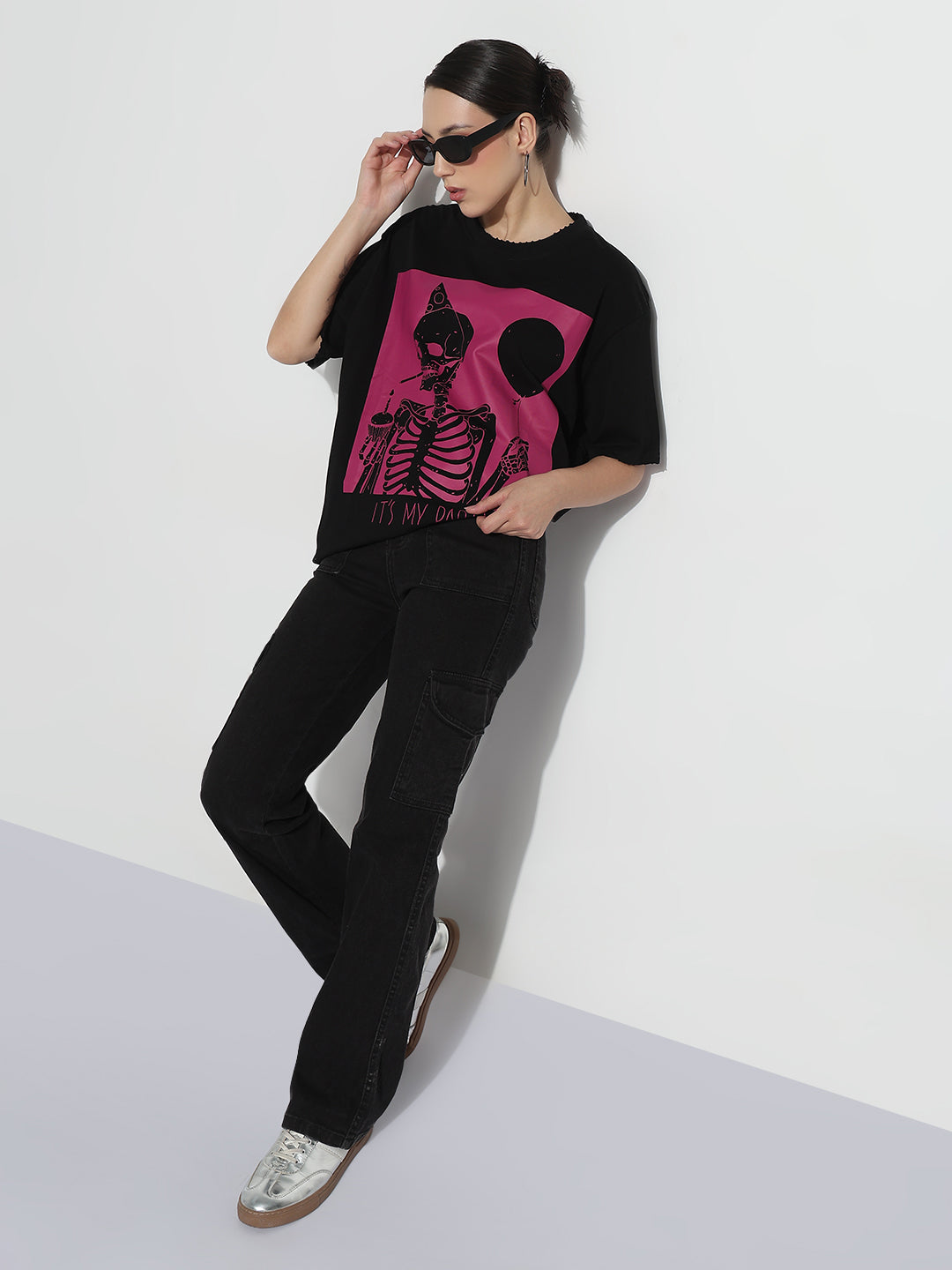 Women's Graphic Print Black Relaxed Fit T-Shirt