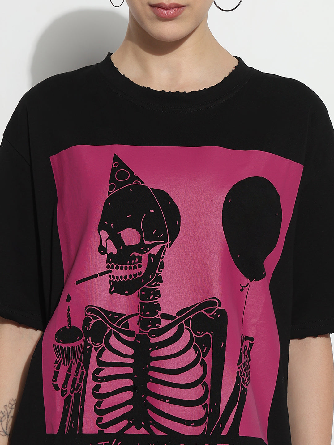 Women's Graphic Print Black Relaxed Fit T-Shirt