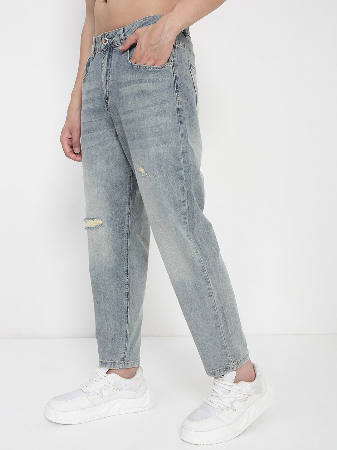 Men's Blue Distressed Relaxed Fit Jeans