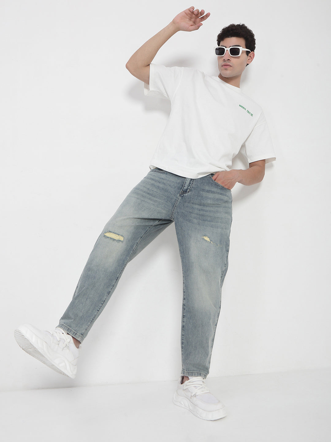 Men's Blue Distressed Relaxed Fit Jeans