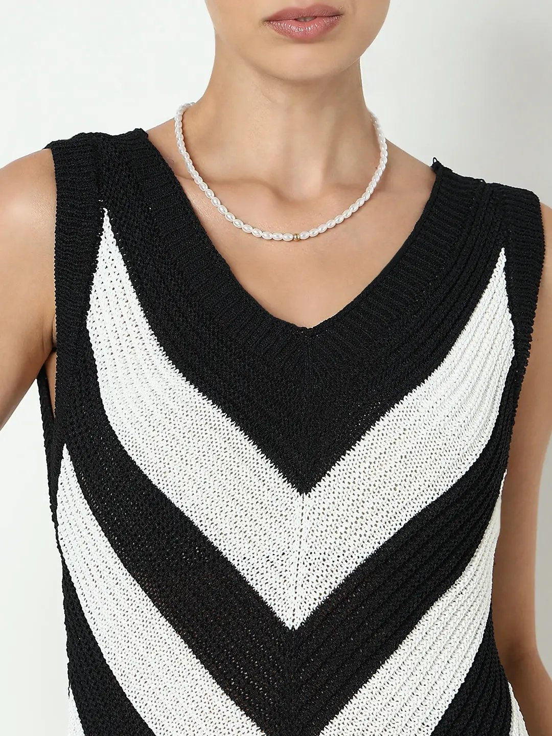 Women's Colourblocked Black Bodycon Dress with Fringe Hem - from SHOWOFFFF
