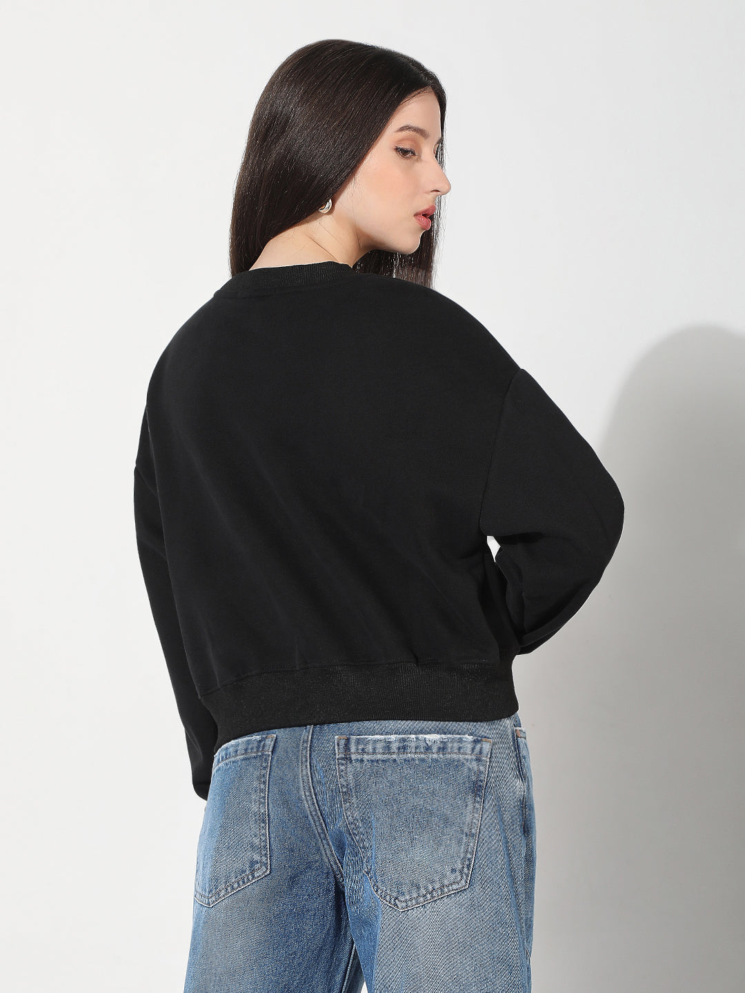 Women's Typography Black Crew Neck Long Sleeves Crop Top