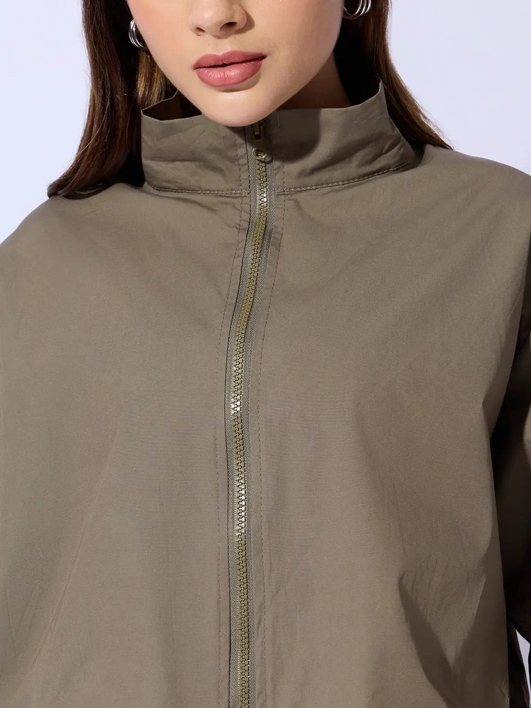 Women's Olive Shirt Collar Crop Tailored Jacket with Slit Sleeve Details - Uncategorized from SHOWOFFFF