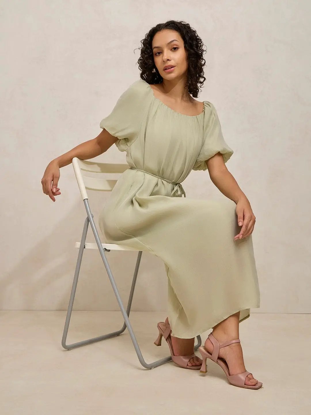 Shop Women's Green Balloon Sleeves Midi Dress with Waist Tie| Showoffff Shop Women's Green Balloon Sleeves Midi Dress with Waist Tie| Showoffff