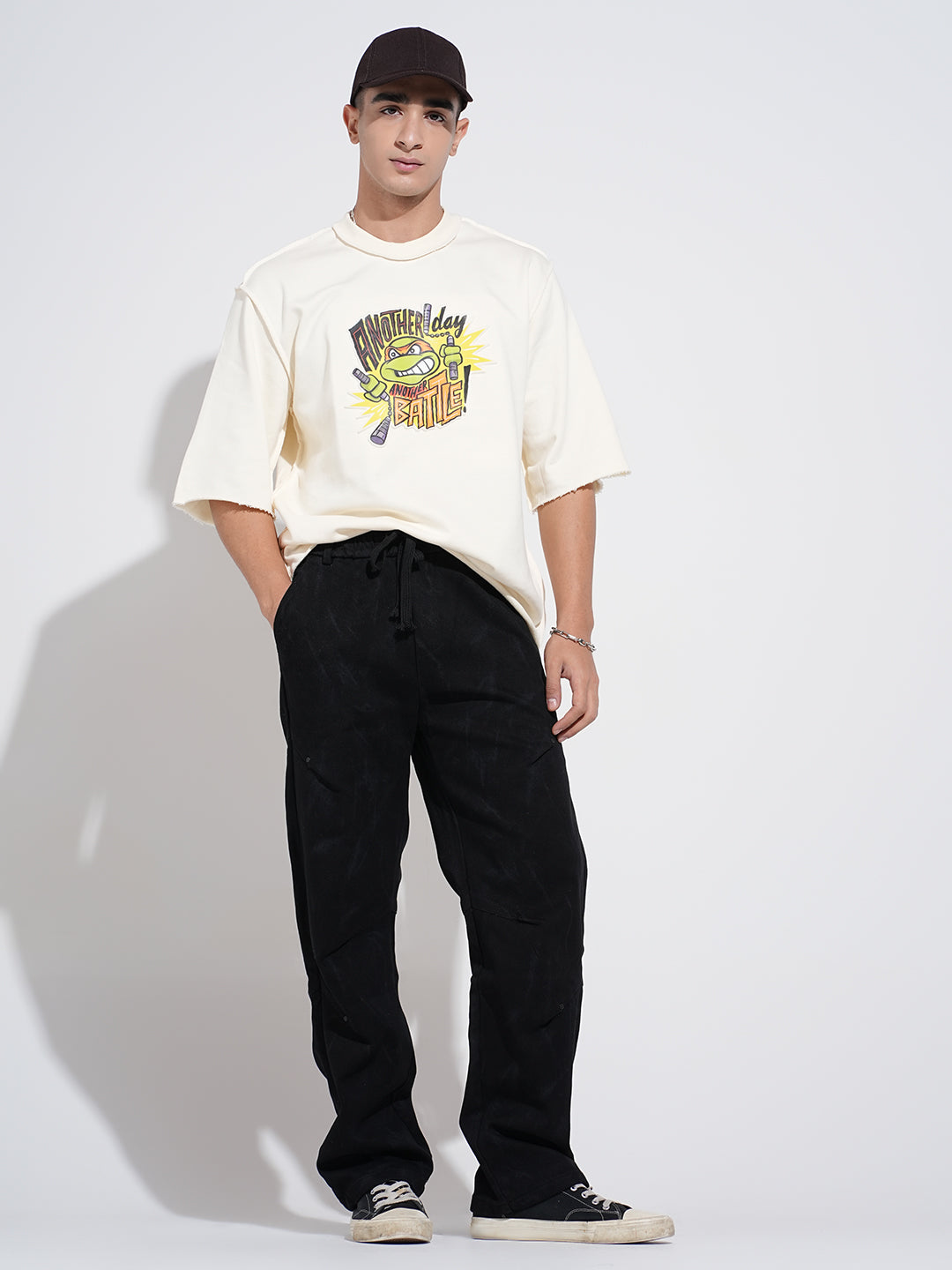 Men's Black Relaxed Fit Elasticated Waist with Drawstring Jeans