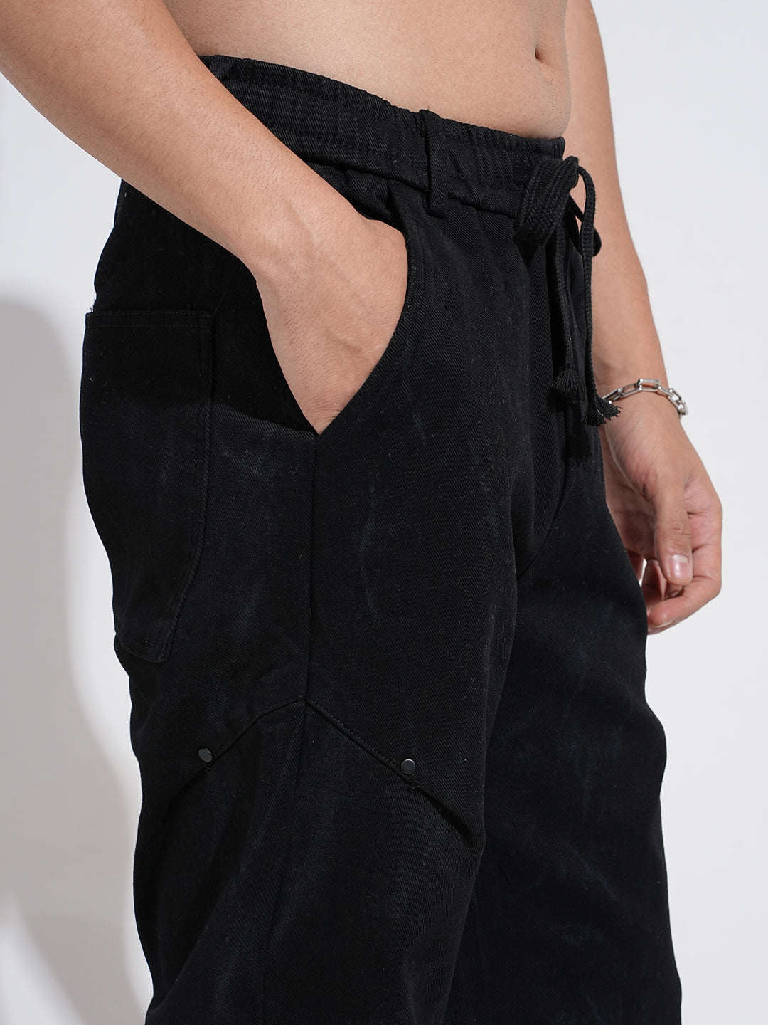 Men's Black Relaxed Fit Elasticated Waist with Drawstring Jeans