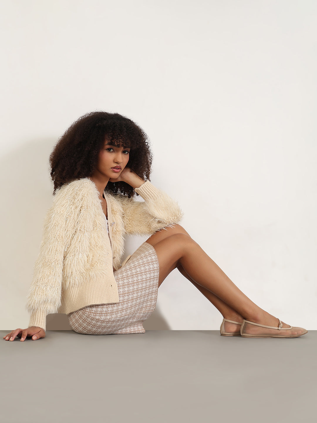 Women's Cream Solid V-Neck Shrug