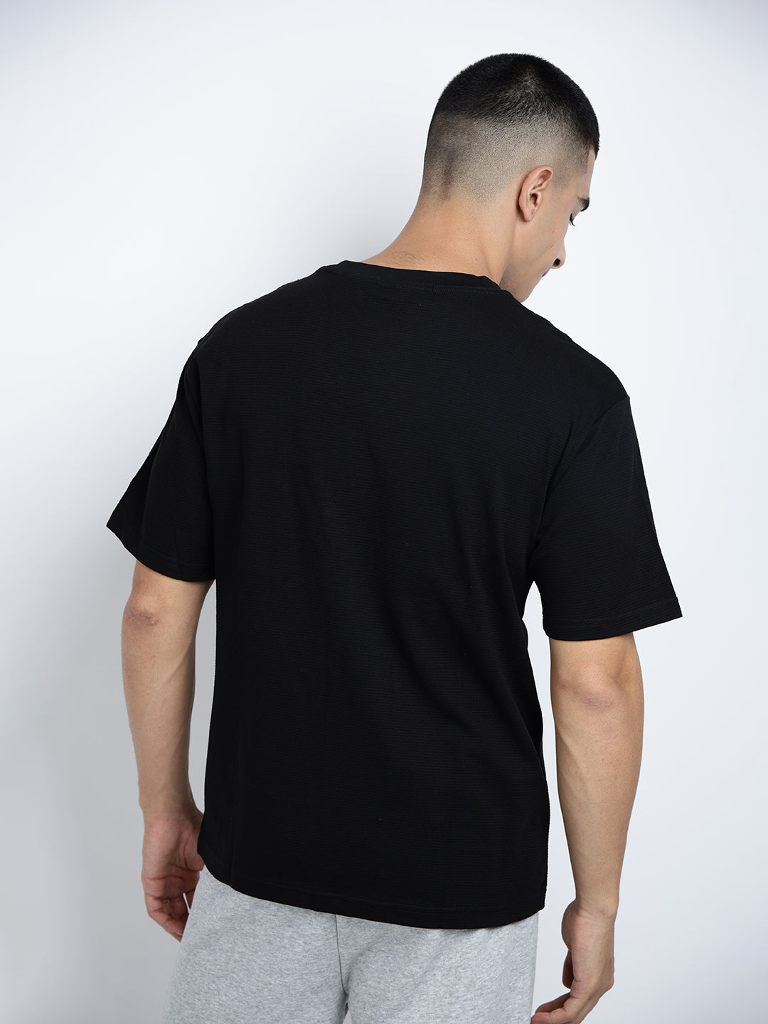 Men's Black Short Sleeves Round Neck Oversized T-Shirt