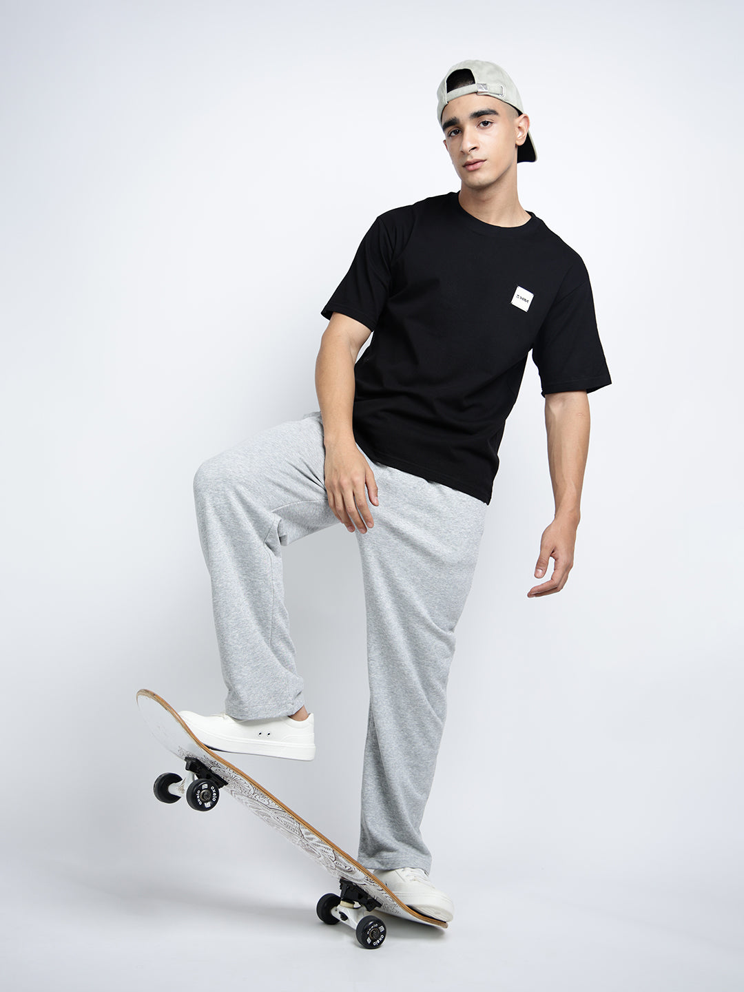 Men's Black Short Sleeves Round Neck Oversized T-Shirt