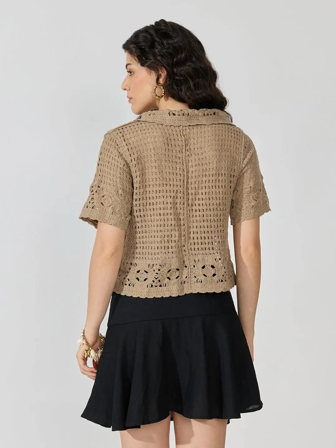 Women's Geometric Beige Collared Button Front Short Sleeve Top