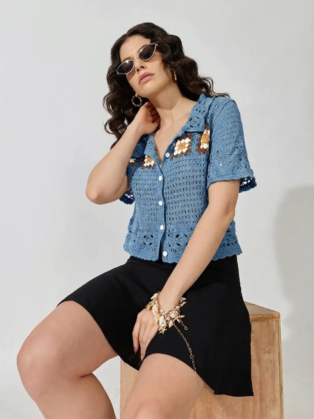 Women's Geometric Blue Collared Button Front Short Sleeve Top
