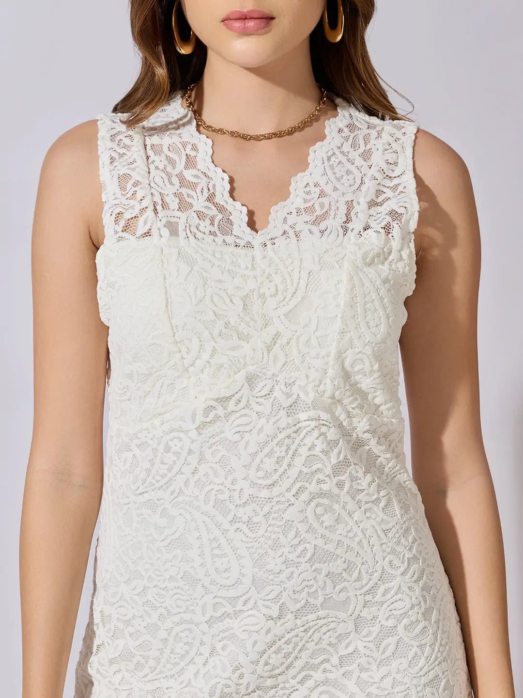 Women's Lace Cream Sleeveless Dress with Scalloped Neck