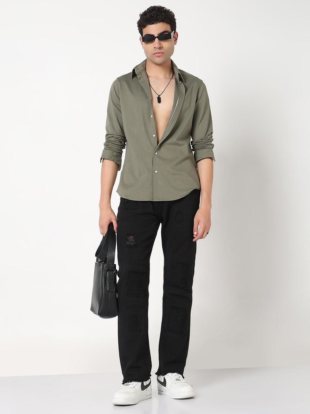 Men's Black Distressed Slim Fit Jeans