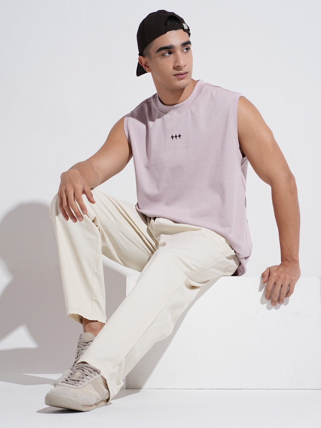 Men's Graphic Print Lavender Sleeveless Round Neck Relaxed Fit T-Shirt