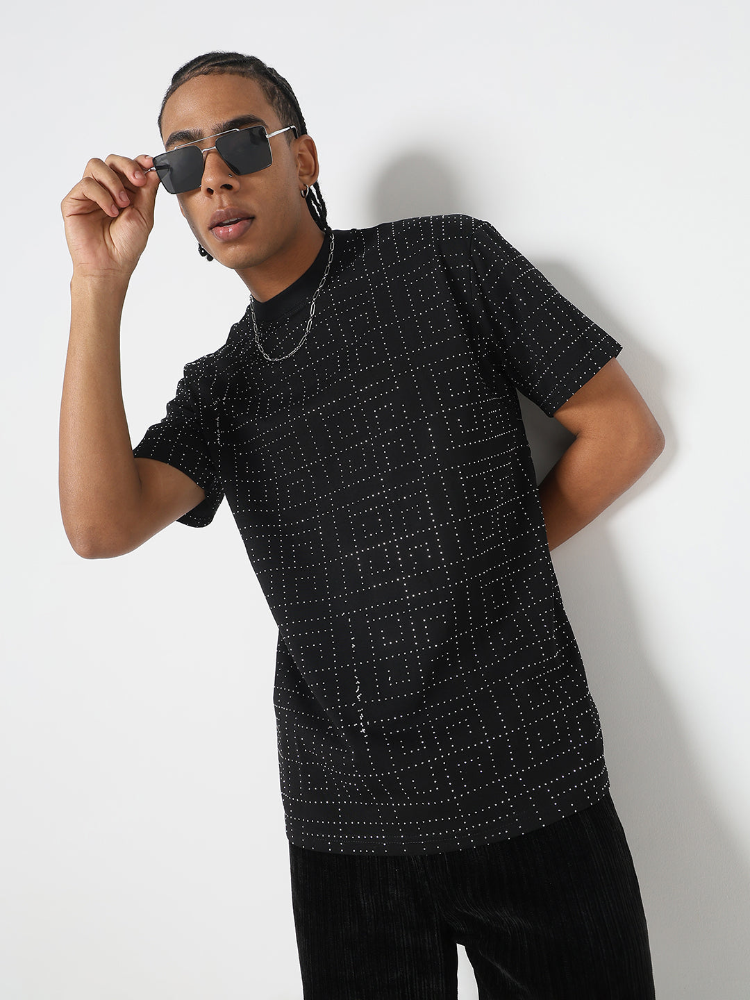 Men Casual Black & White Box Print Geometric T-Shirt