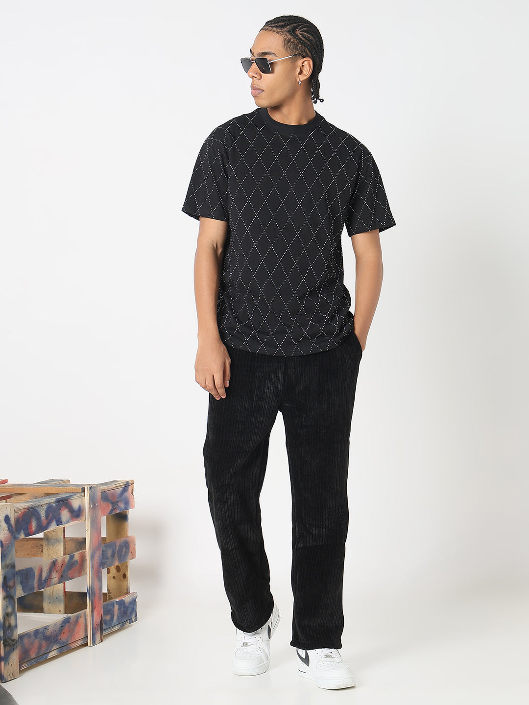 Men Casual Black & White Geometric T-Shirt