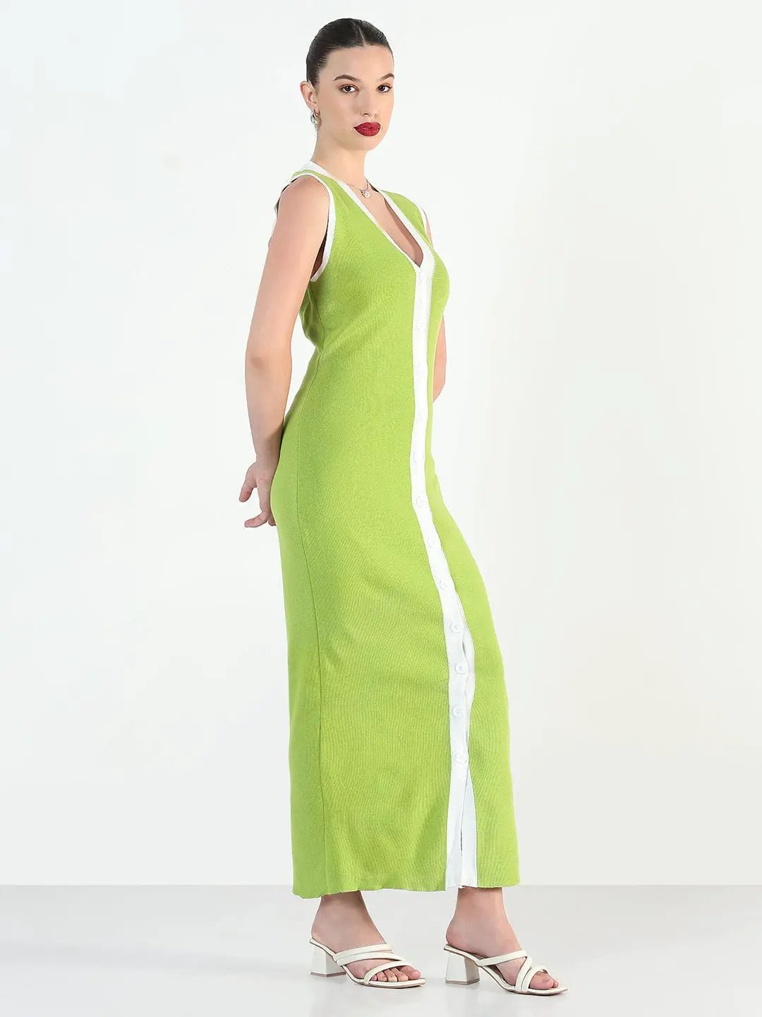Women's Green V-Neck Sleeveless Bodycon Dresses - from SHOWOFFFF