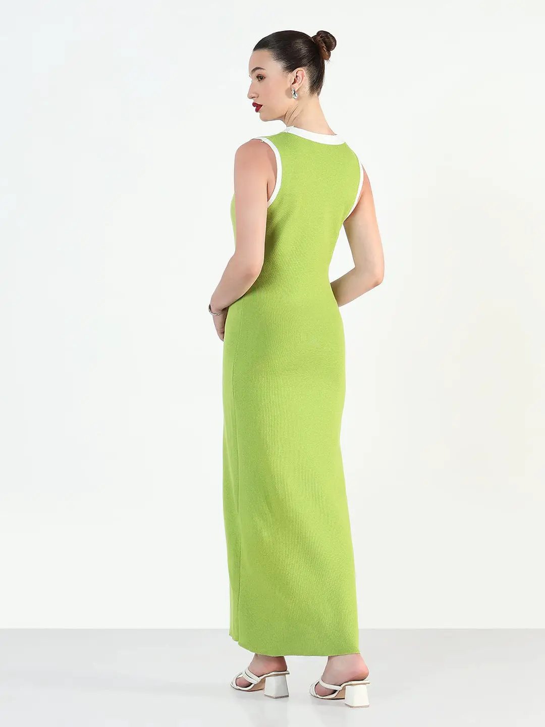 Women's Green V-Neck Sleeveless Bodycon Dresses - from SHOWOFFFF